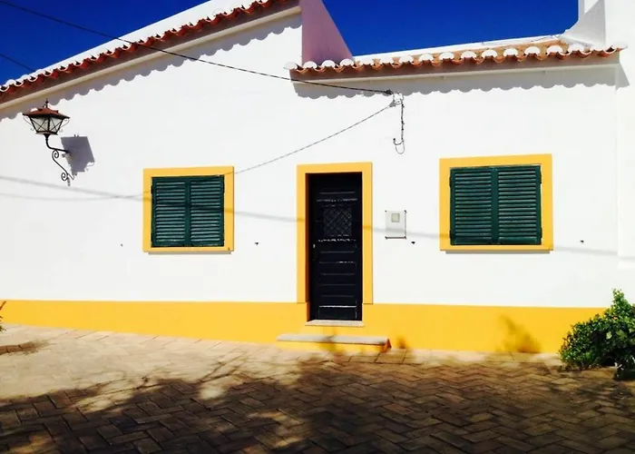 House With 4 Bedrooms In Lagos, With Furnished Terrace And Wifi - 300
